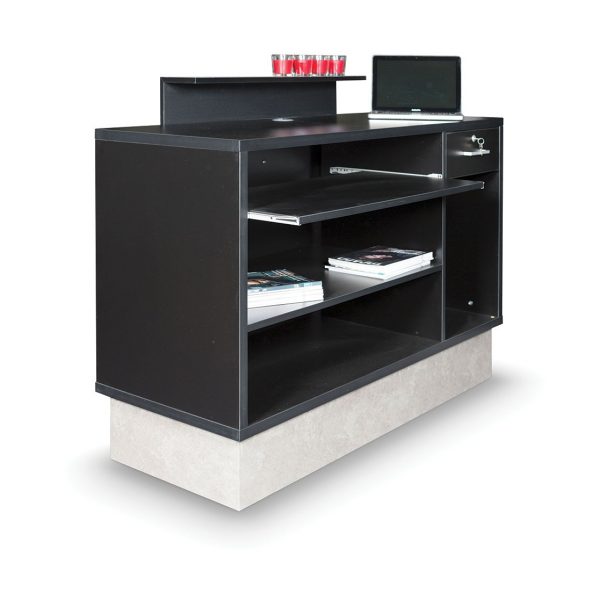 Station d'accueil large brun avec rangements et tiroirs